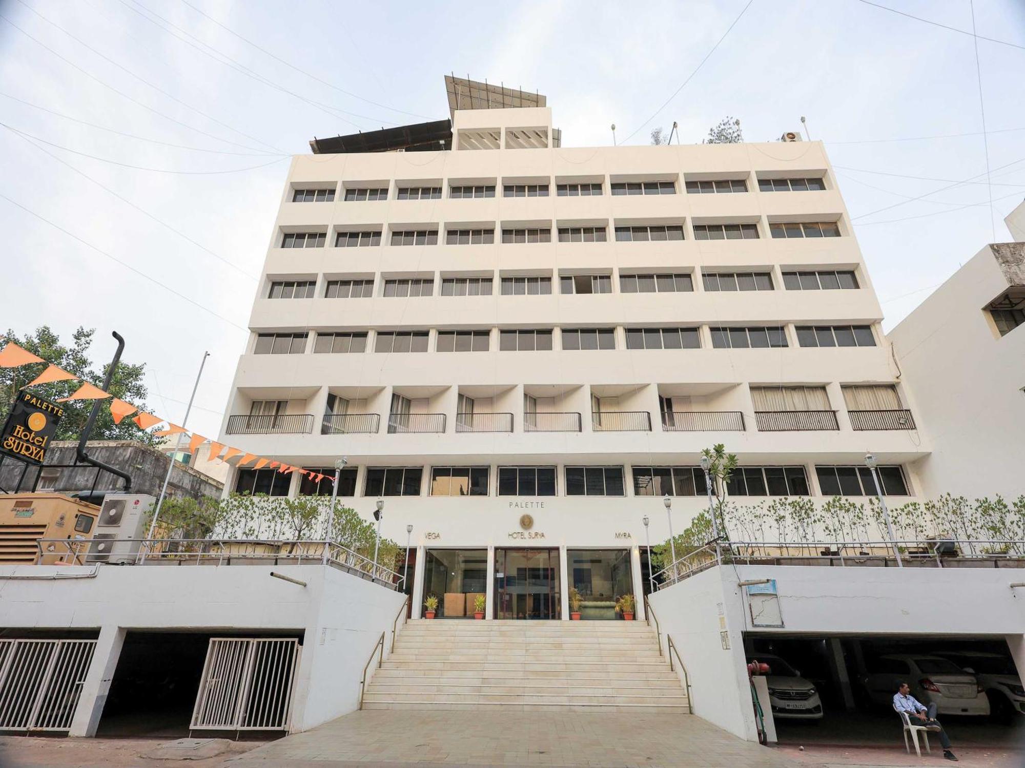 Hotel Surya Vadodara Bagian luar foto